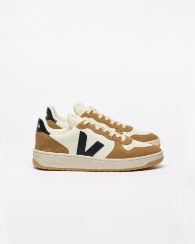 V10 Leather Pure Black Tent VEJA
